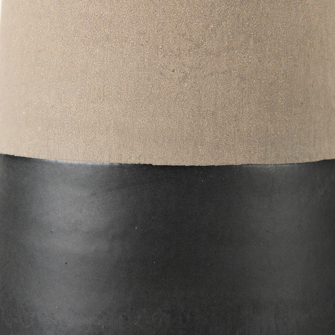 Garand Medium 15H Two-Toned Black/Natural Ceramic Jug Decor Mercana
