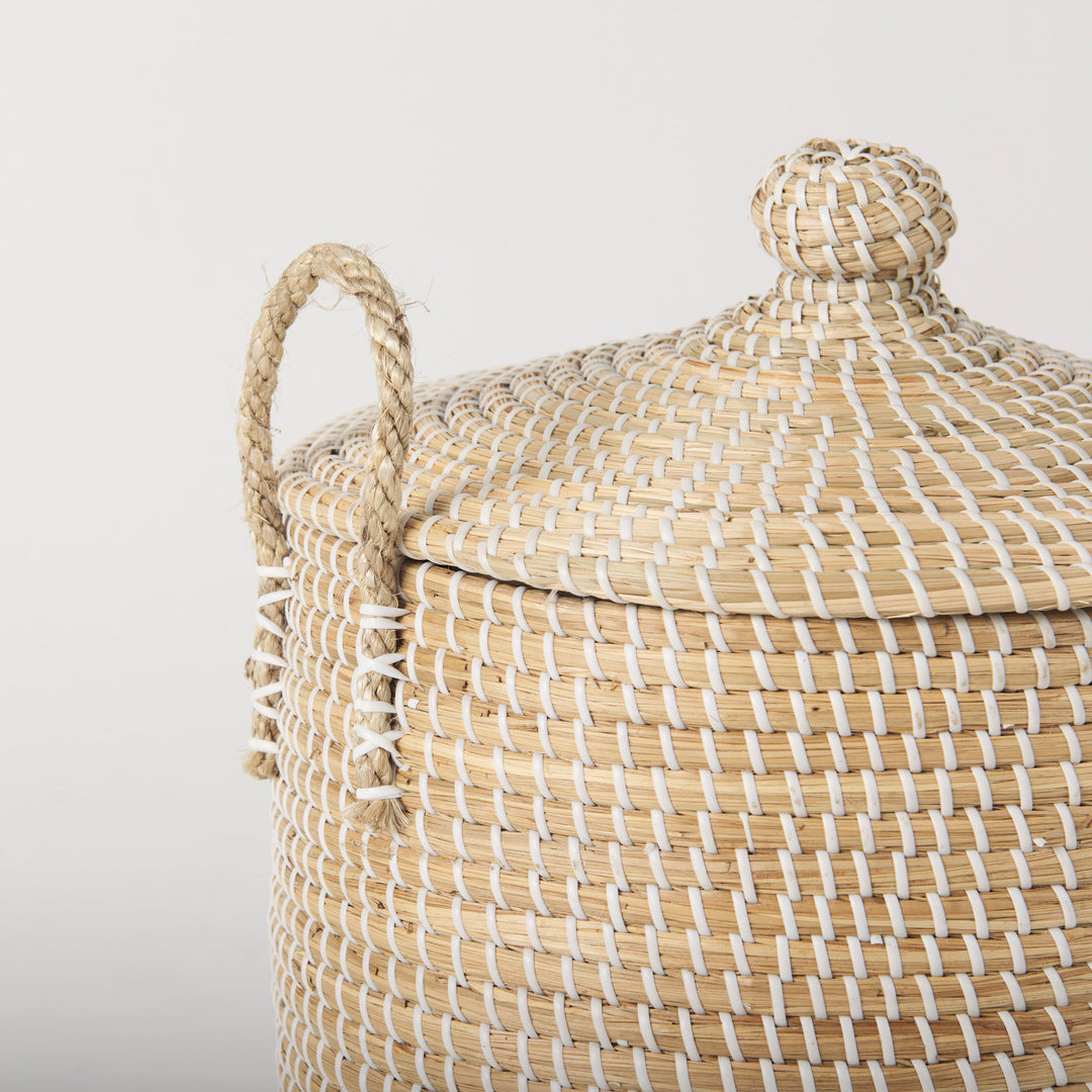 Olivia Set of 3 Beige Seagrass Basket W/Lid and Handles Decor Mercana