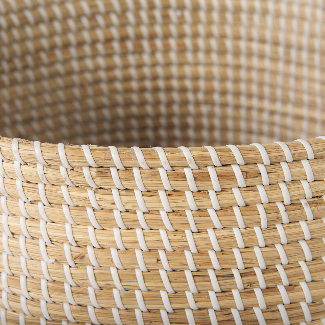 Olivia Set of 3 Beige Seagrass Basket W/Lid and Handles Decor Mercana
