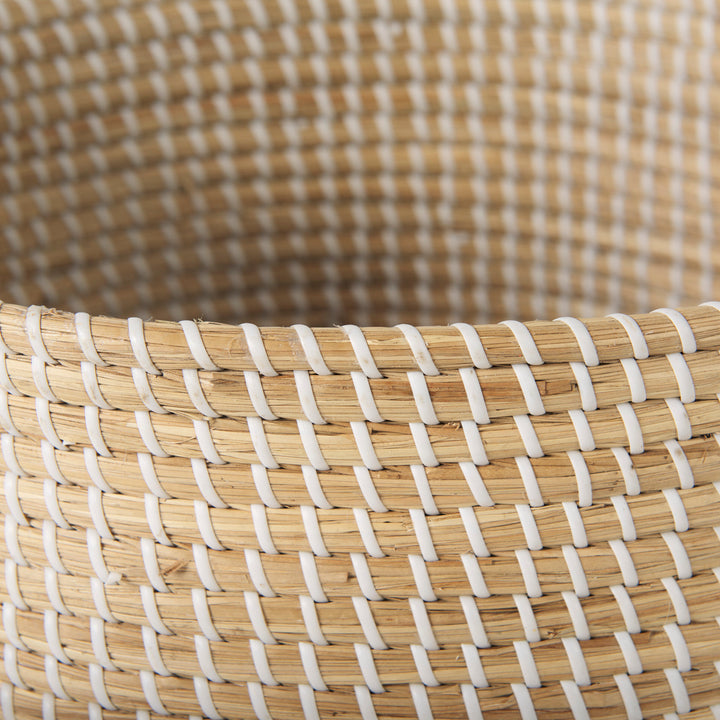 Olivia Set of 3 Beige Seagrass Basket W/Lid and Handles Decor Mercana