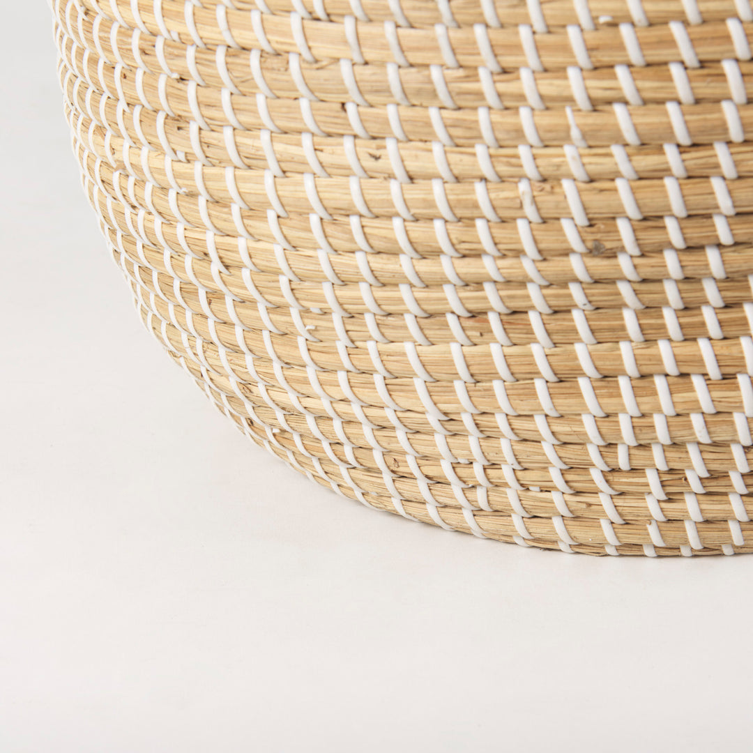Olivia Set of 3 Beige Seagrass Basket W/Lid and Handles Decor Mercana