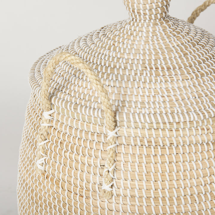 Kairi Set of 2 Seagrass Floor Baskets w/ Lids and Handles Decor Mercana