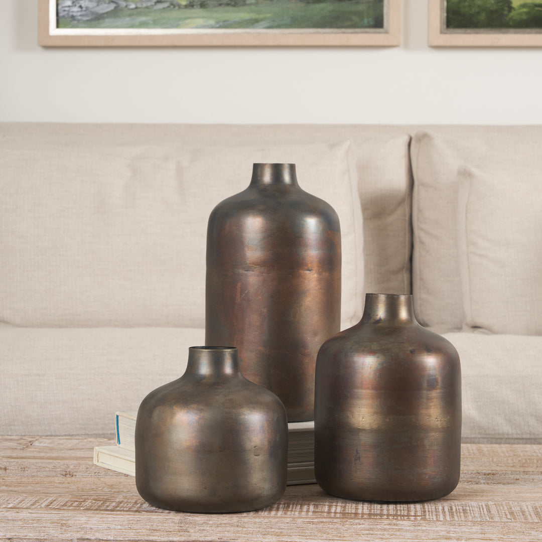 Daya Medium Antiqued Gold Metal Vase Decor Mercana