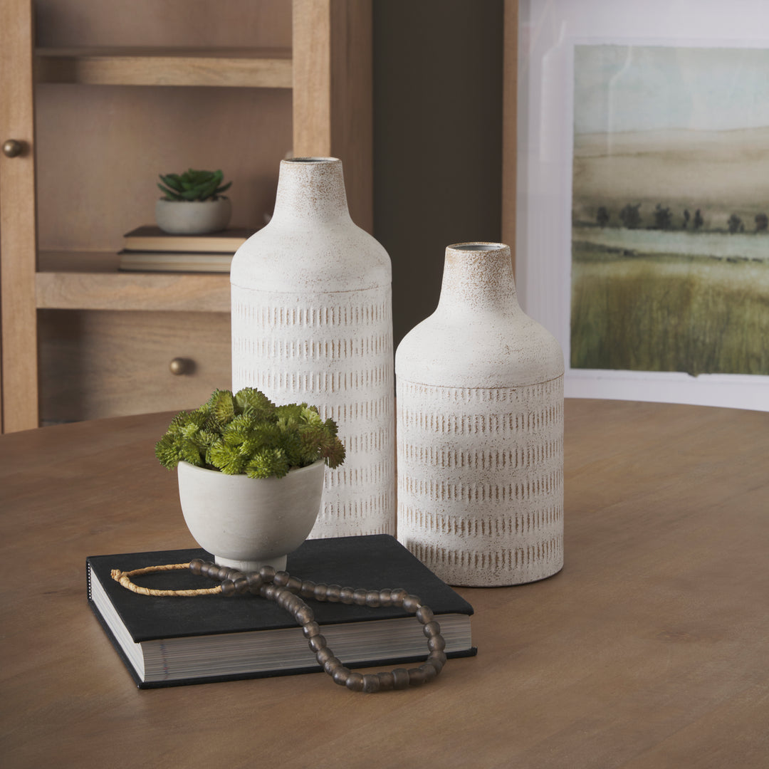 Tisha Small White W/ Terracotta Distressing Metal Vase Decor Mercana