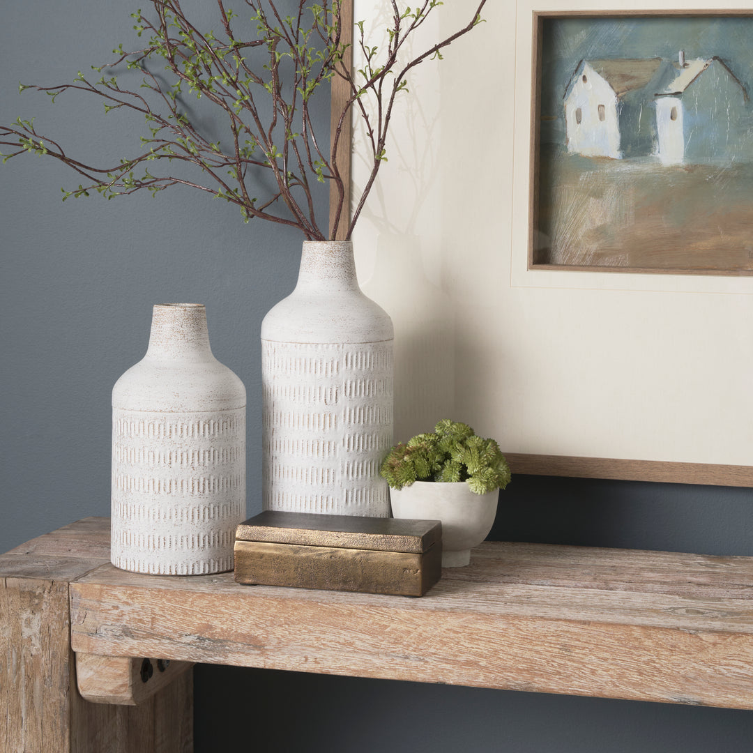 Tisha Small White W/ Terracotta Distressing Metal Vase Decor Mercana