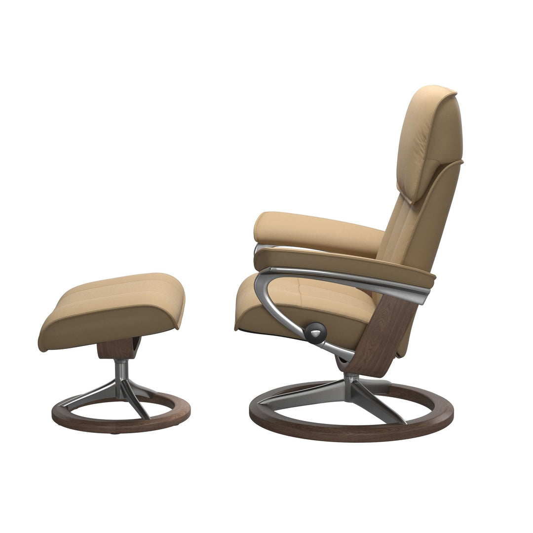 Stressless Admiral Signature Chair & Ottoman Living Room Ekornes