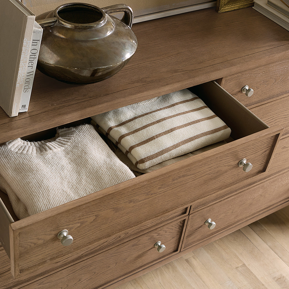 Sonnet Eight-Drawer Dresser Bedroom Hooker Furniture   