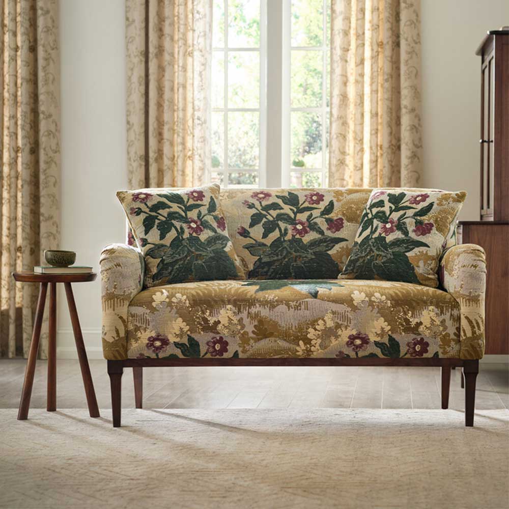 Hudson Valley 55-inch Settee Living Room Stickley