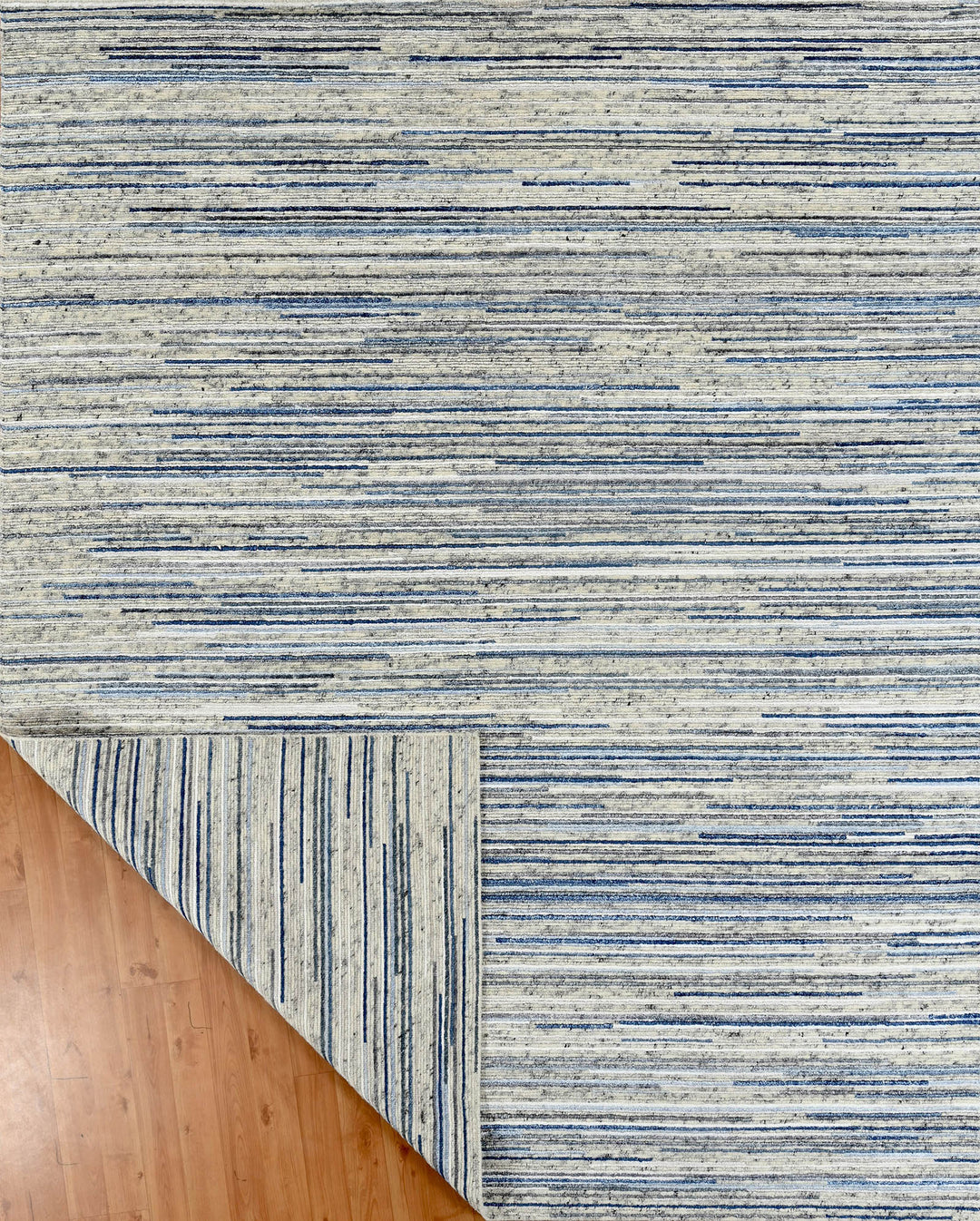 Mafi Signature | Amber | AM-3018: Ivory/Blue Area Rug Mafi Rugs