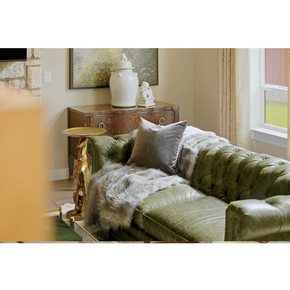 Kent Tufted Sofa 88" Living Room Hancock & Moore